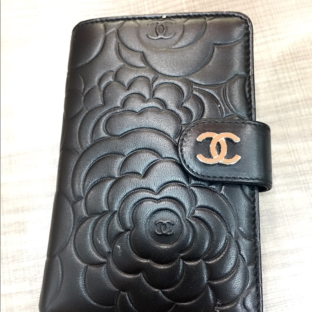 💯% Authentic CHANEL CAMILLA embossed lambskin